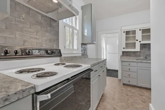 $2,400 | 2808 Belcourt Avenue, Nashville, TN 37212