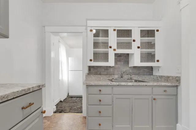 $2,400 | 2808 Belcourt Avenue, Nashville, TN 37212