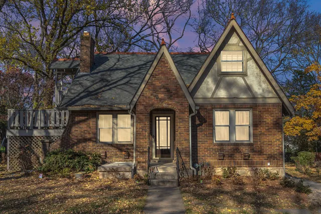 $2,400 | 2808 Belcourt Avenue, Nashville, TN 37212