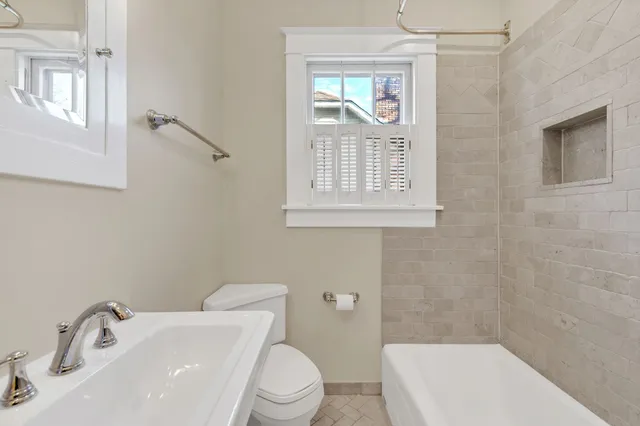 $2,400 | 2808 Belcourt Avenue, Nashville, TN 37212