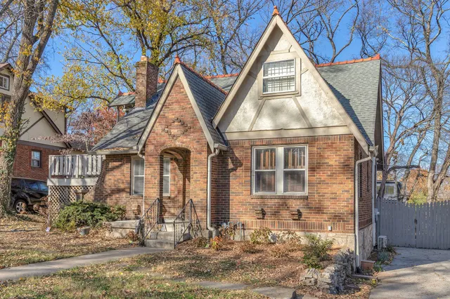 $2,400 | 2808 Belcourt Avenue, Nashville, TN 37212