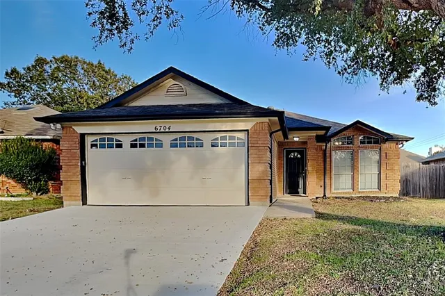 $2,000 | 6704 Daffodil Court, Fort Worth, TX 76137