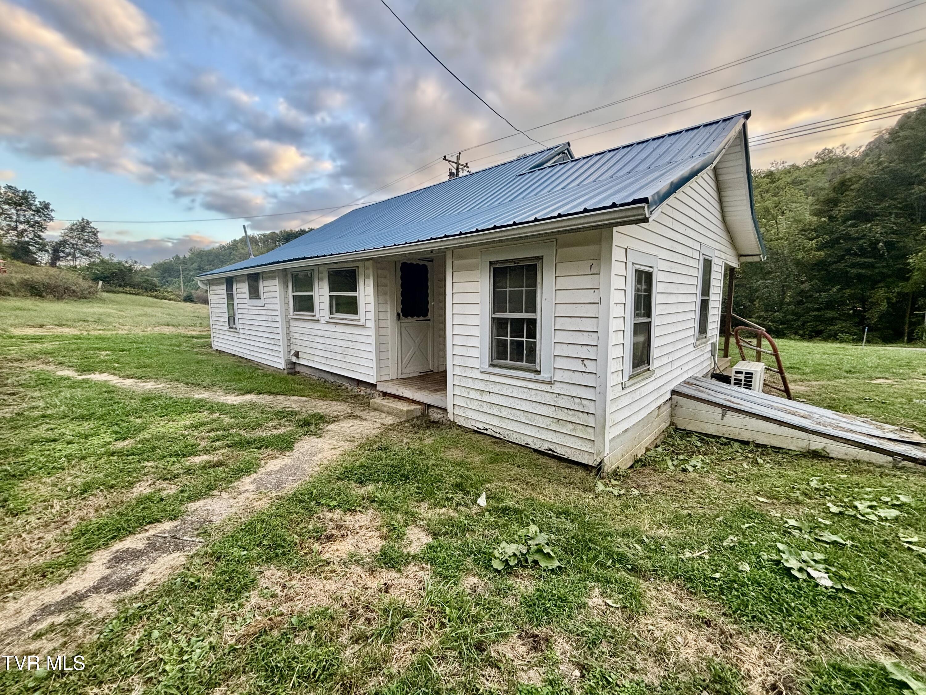 1625 Red Fletcher Road Jonesville, VA 24263 - Photo 10 of 27 IMG_3912