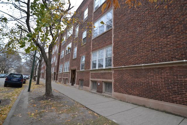 1917 West Winnemac Ave Unit 2  