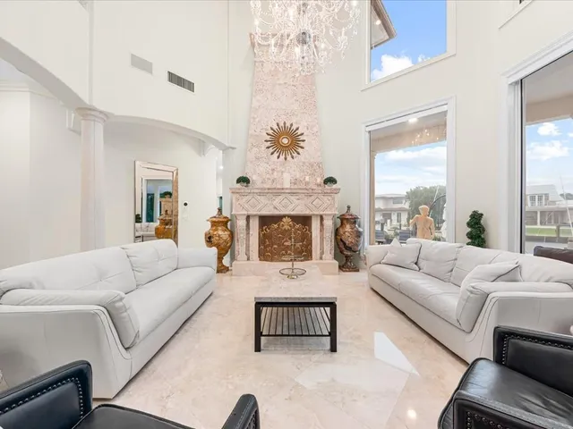 $4,950,000 | 3030 Northeast 45th Street, Fort Lauderdale, FL 33308