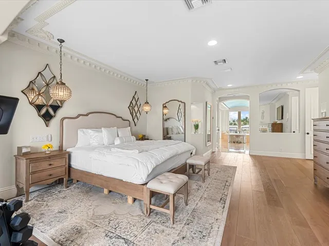 $4,950,000 | 3030 Northeast 45th Street, Fort Lauderdale, FL 33308