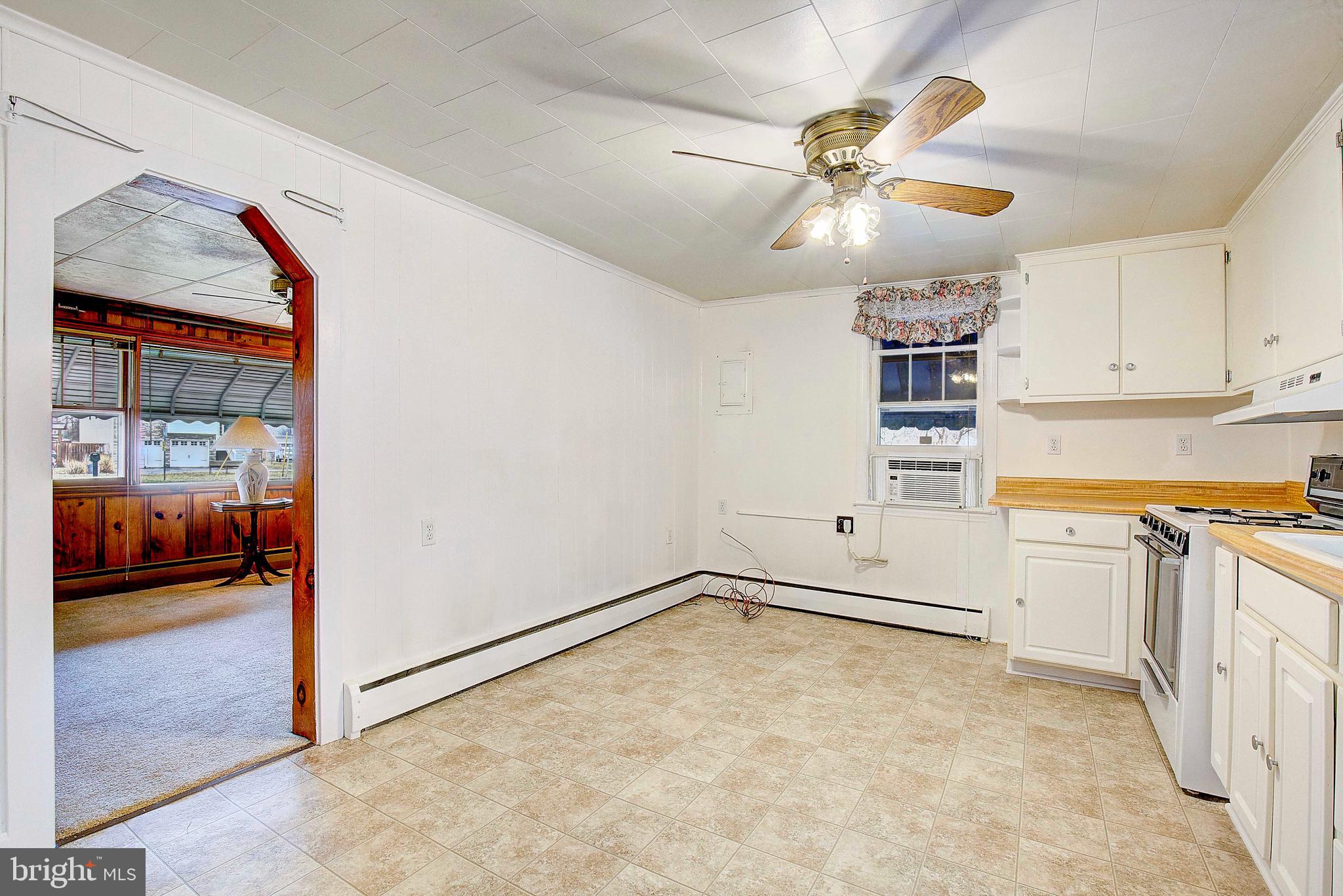 609 Powhatan Beach Road Pasadena, MD 21122 - Photo 9 of 48 Gallery Image 9