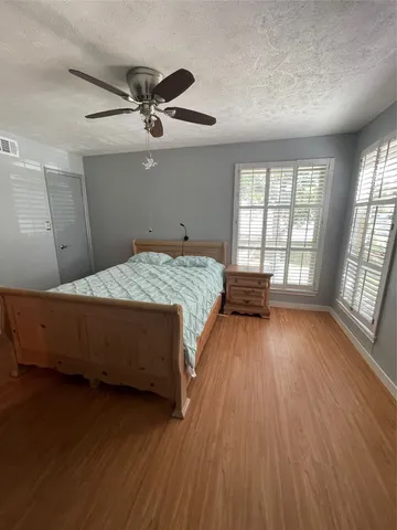 $1,325 | 204 East Lakeview Terrace, Montgomery, TX 77356