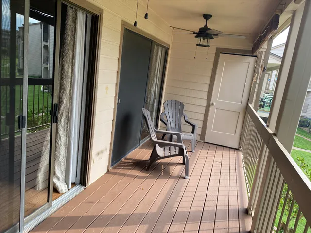 $1,325 | 204 East Lakeview Terrace, Montgomery, TX 77356