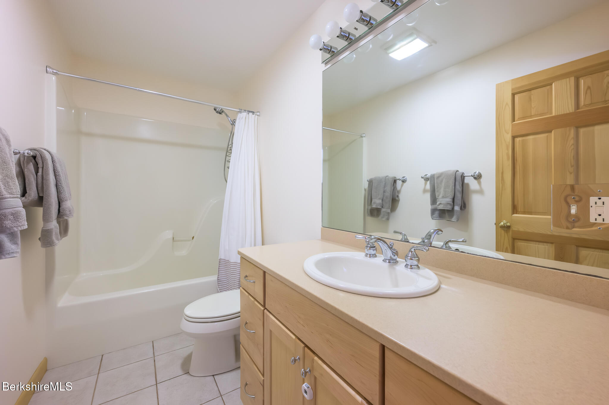 545 West Center Road Otis, MA 01253 - Photo 30 of 60 Screen - 545 W Center Rd Otis MA 01253-9