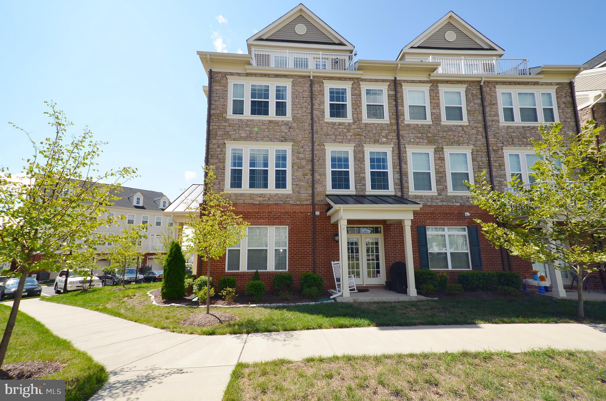 42560 Sunset Ridge Square Ashburn, VA 20148 - Photo 1 of 30 Exterior (Front)