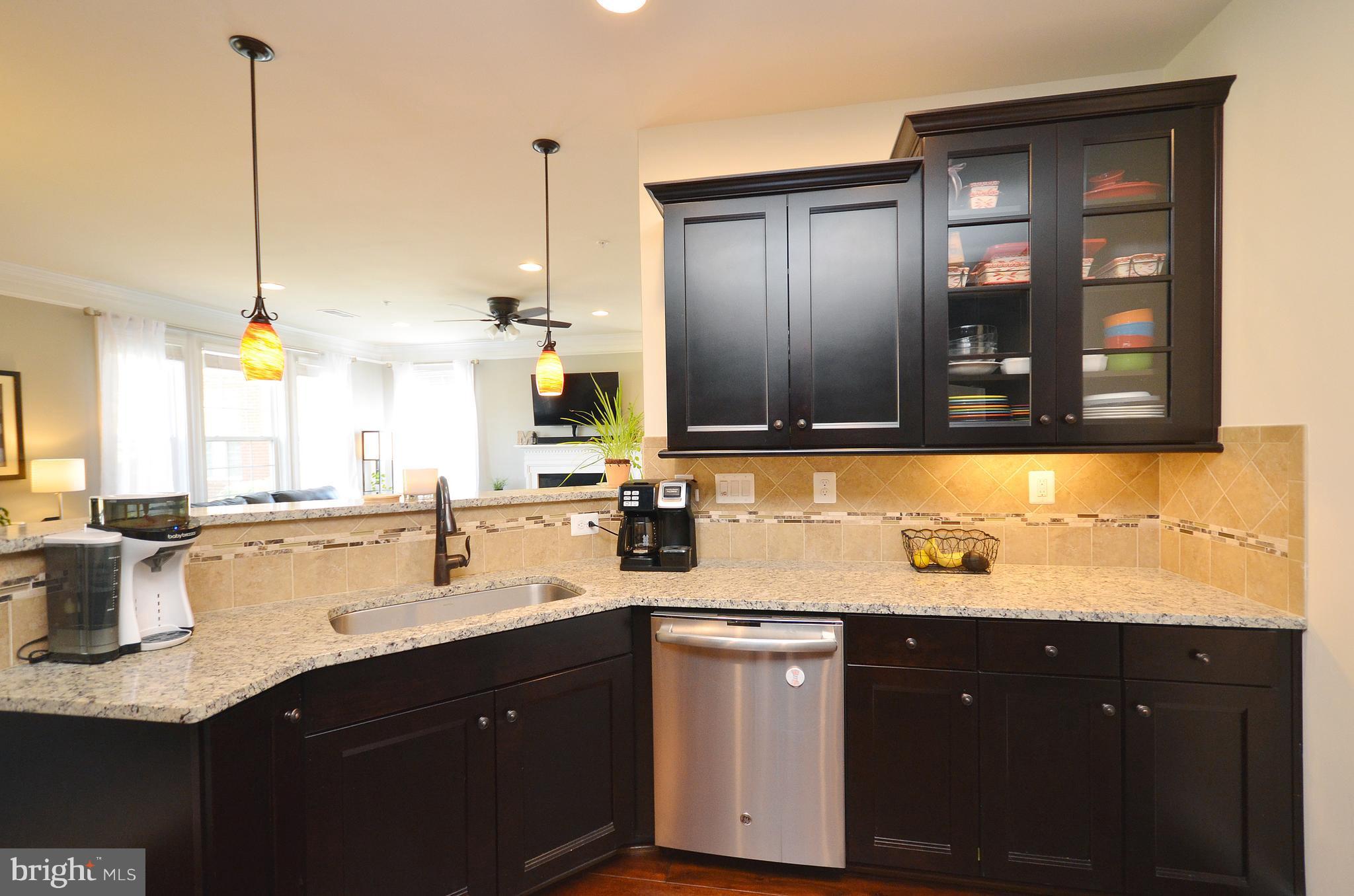 42560 Sunset Ridge Square Ashburn, VA 20148 - Photo 11 of 30 Kitchen