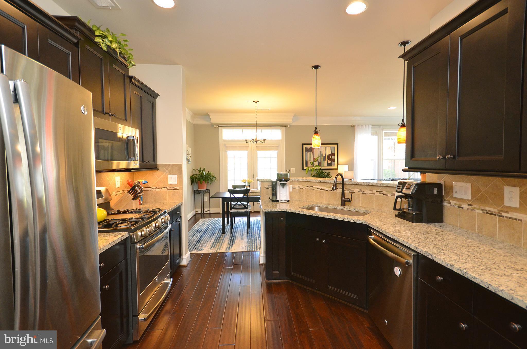 42560 Sunset Ridge Square Ashburn, VA 20148 - Photo 14 of 30 Kitchen