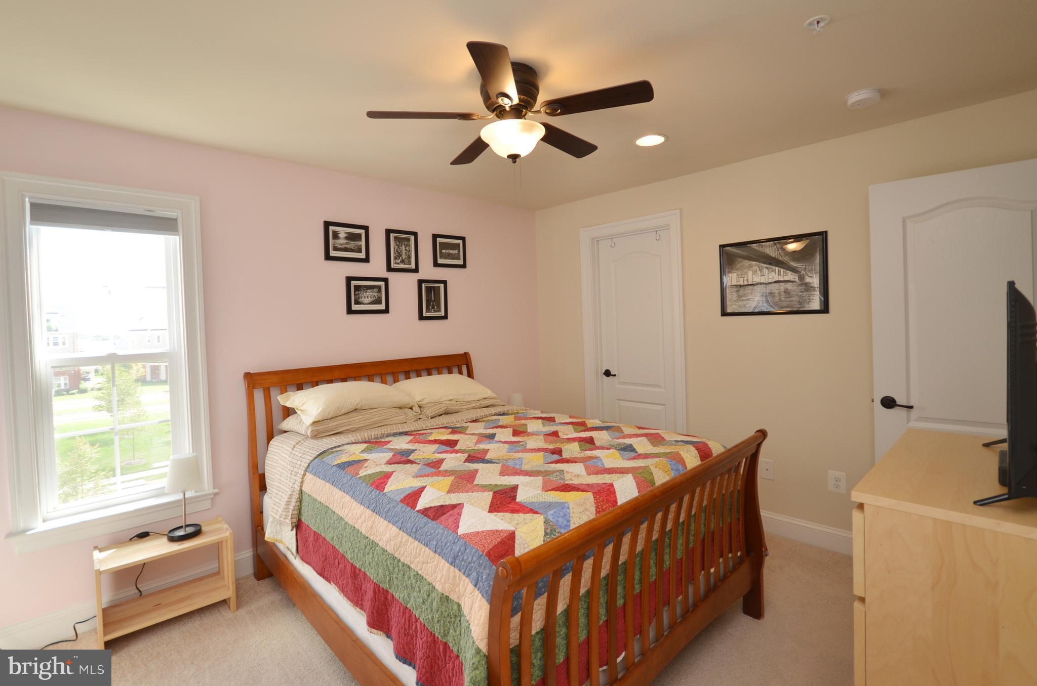42560 Sunset Ridge Square Ashburn, VA 20148 - Photo 21 of 30 Bedroom
