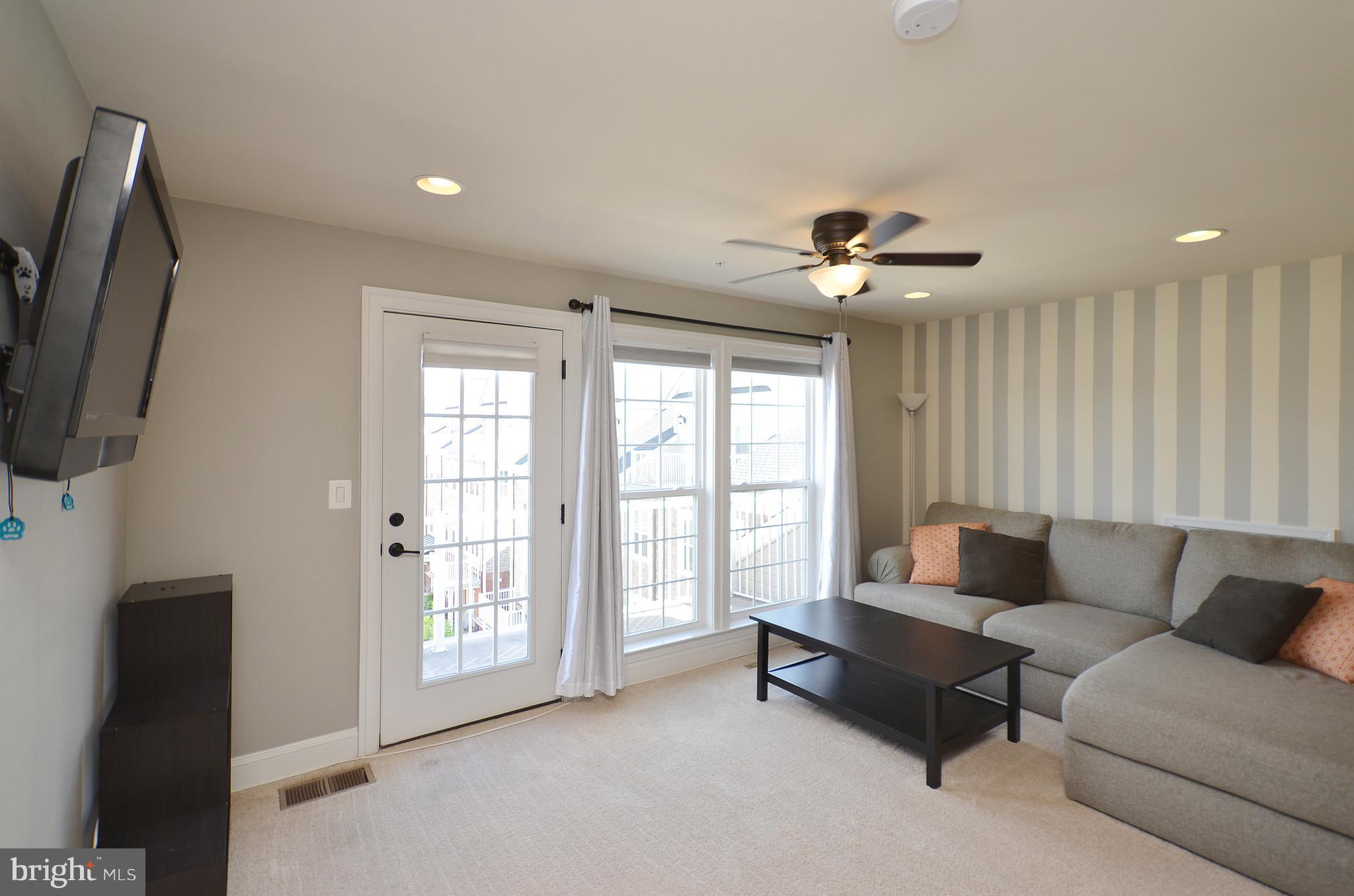 42560 Sunset Ridge Square Ashburn, VA 20148 - Photo 26 of 30 Interior (General) Loft