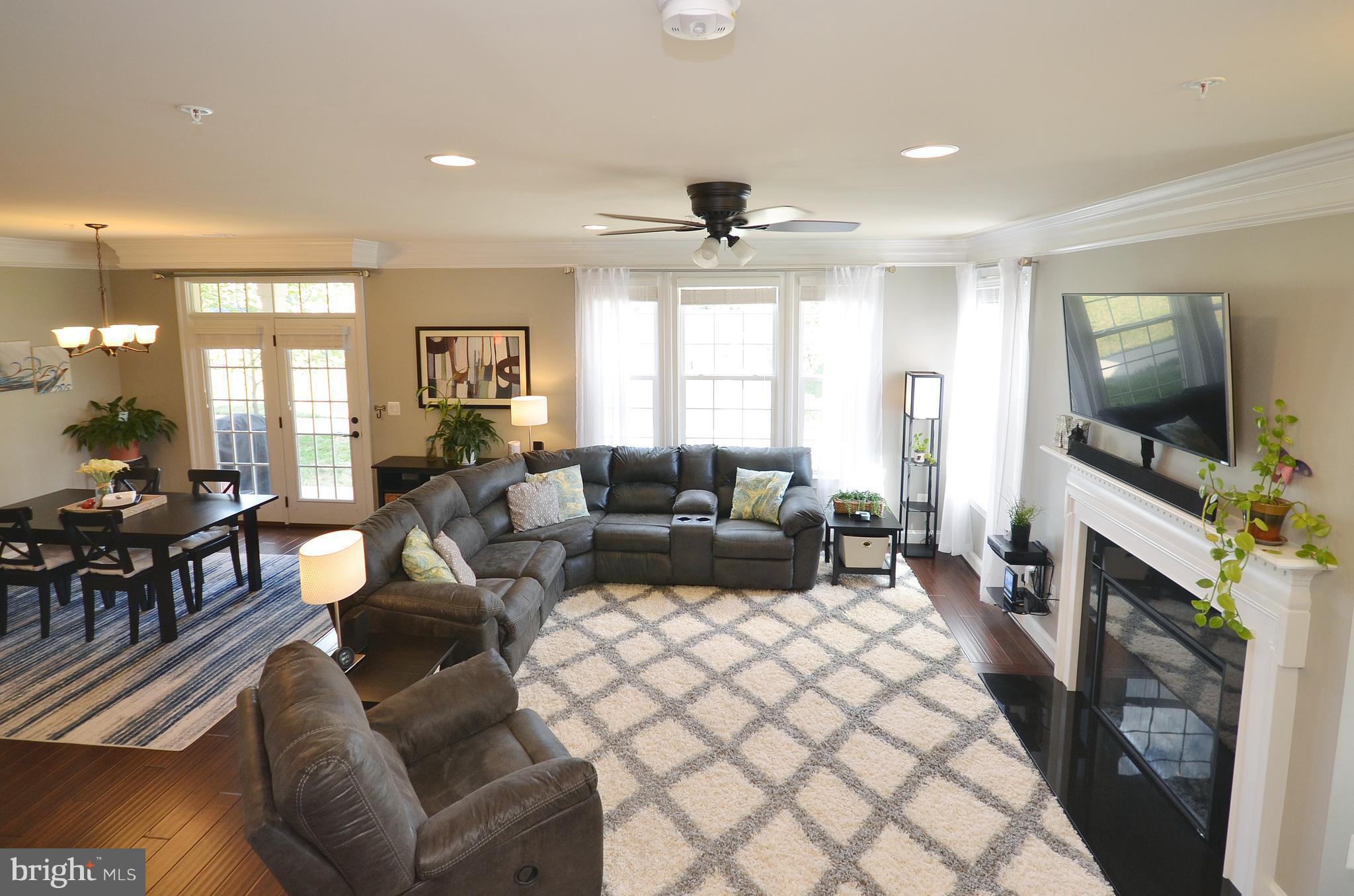 42560 Sunset Ridge Square Ashburn, VA 20148 - Photo 6 of 30 Family Room