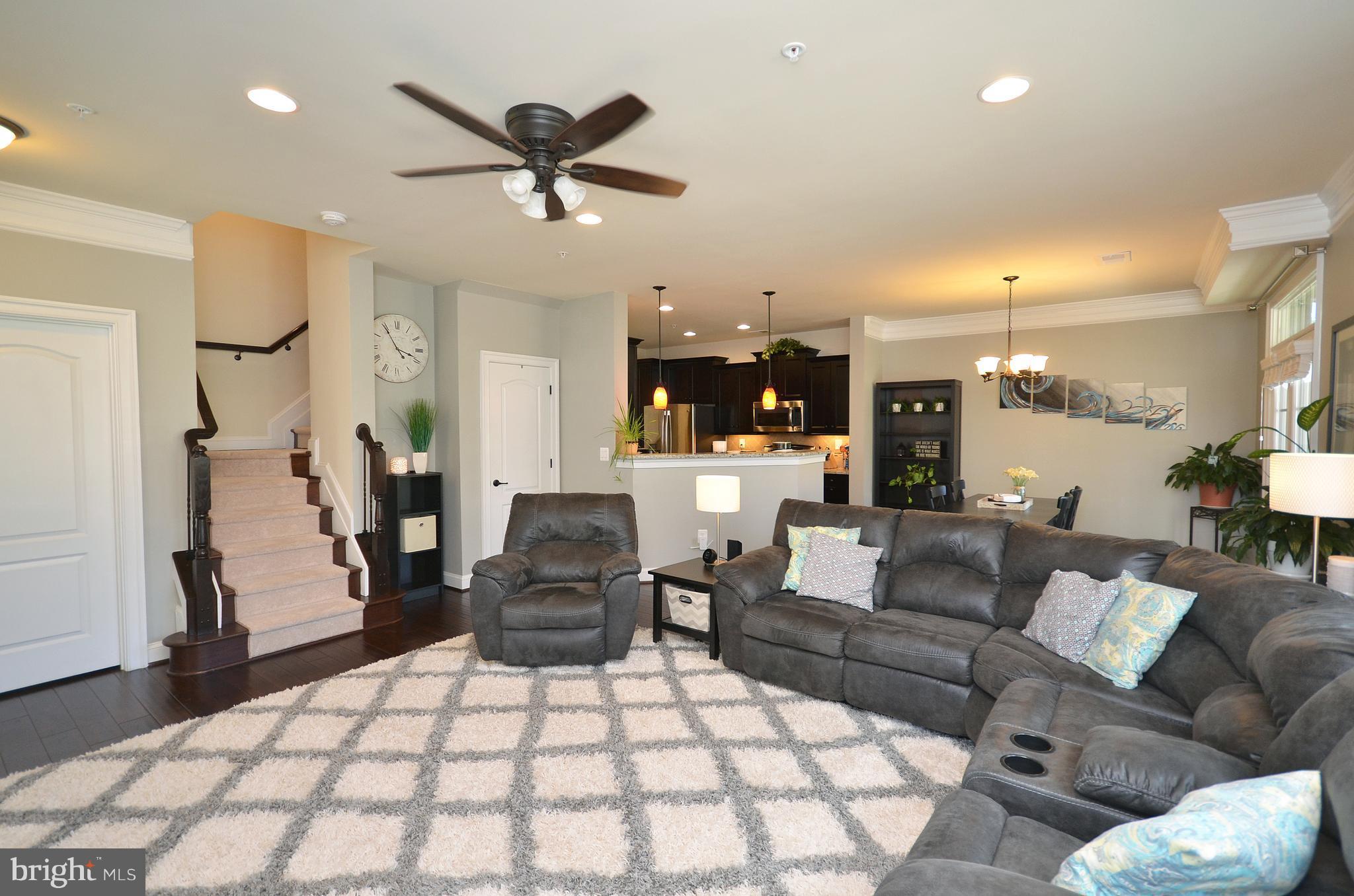 42560 Sunset Ridge Square Ashburn, VA 20148 - Photo 7 of 30 Family Room