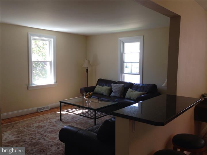 439 North Forklanding Road Maple Shade, NJ 08052 - Photo 7 of 15 Living Room