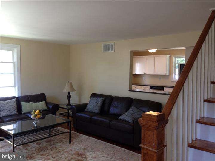 439 North Forklanding Road Maple Shade, NJ 08052 - Photo 8 of 15 Living Room