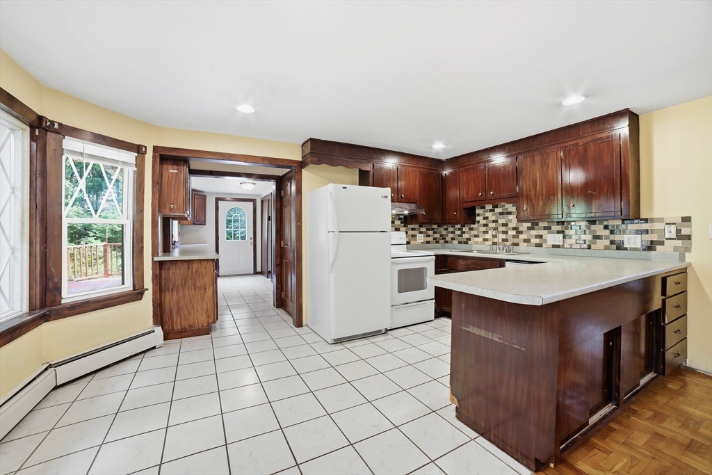 132 Charlton Road Spencer, MA 01562 - Photo 7 of 34