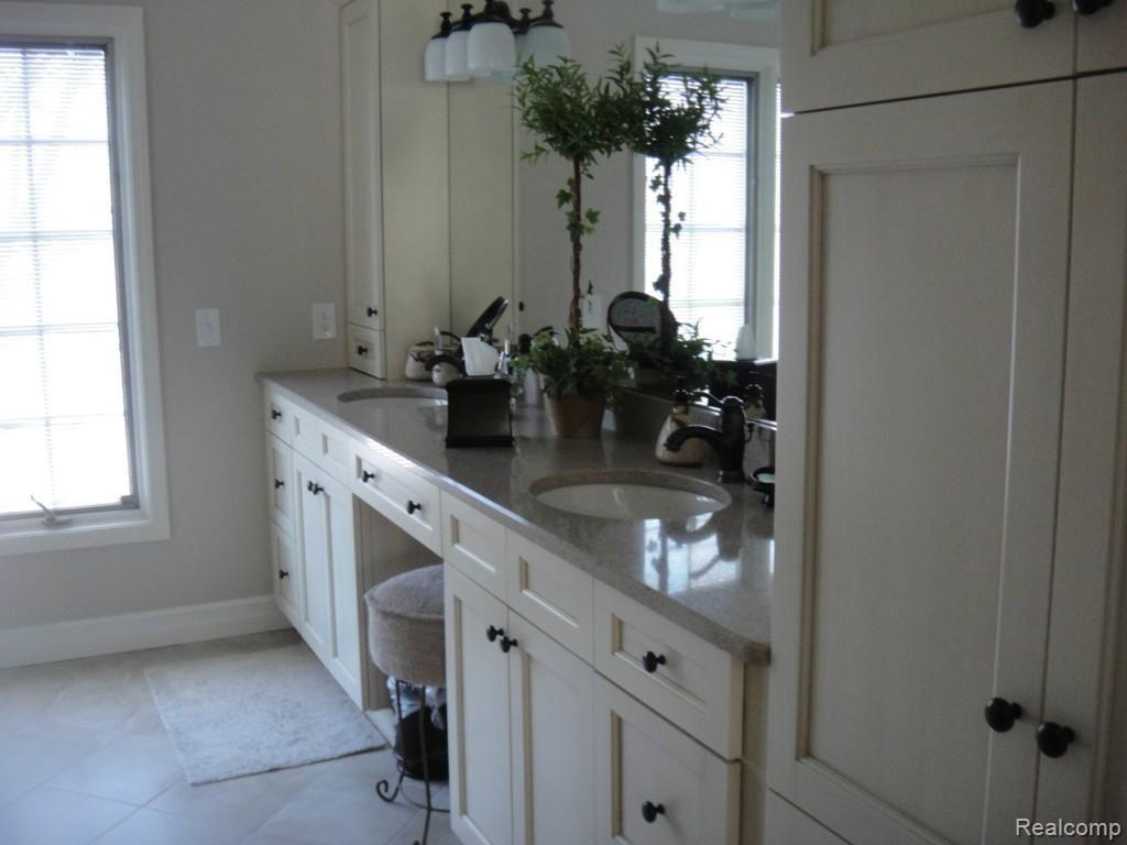 418 Cypress Road Rochester, MI 48309 - Photo 8 of 13 DSC01398.jpg