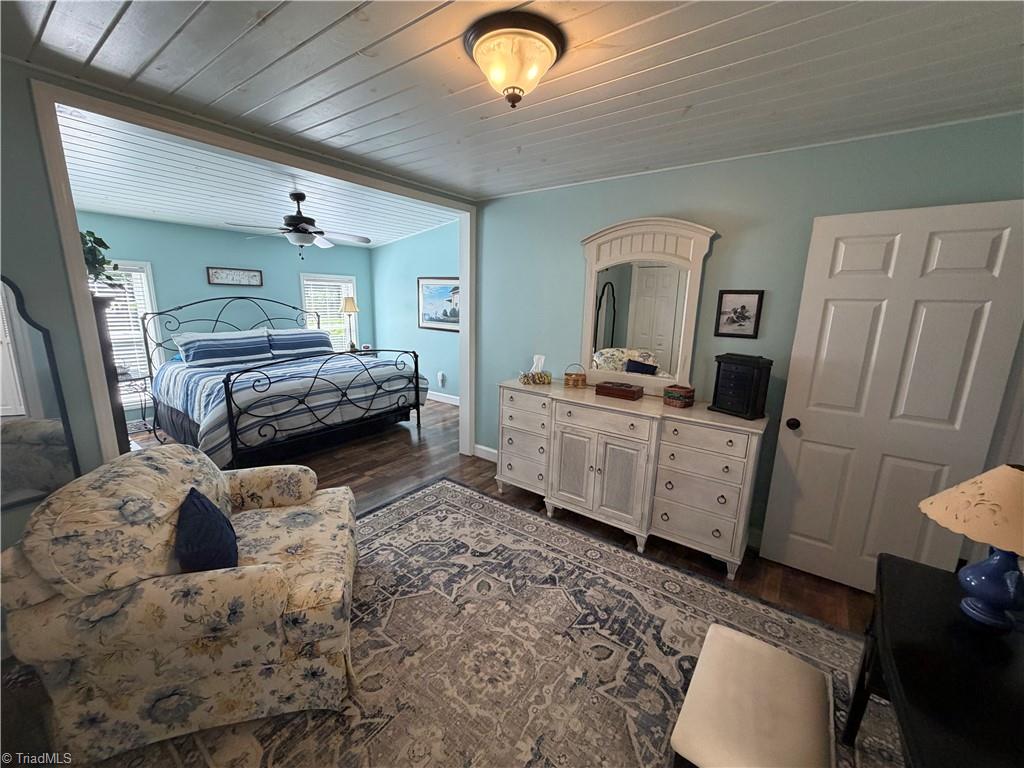 921 North Franklin Road Mount Airy, NC 27030 - Photo 20 of 34 Primary bedroom