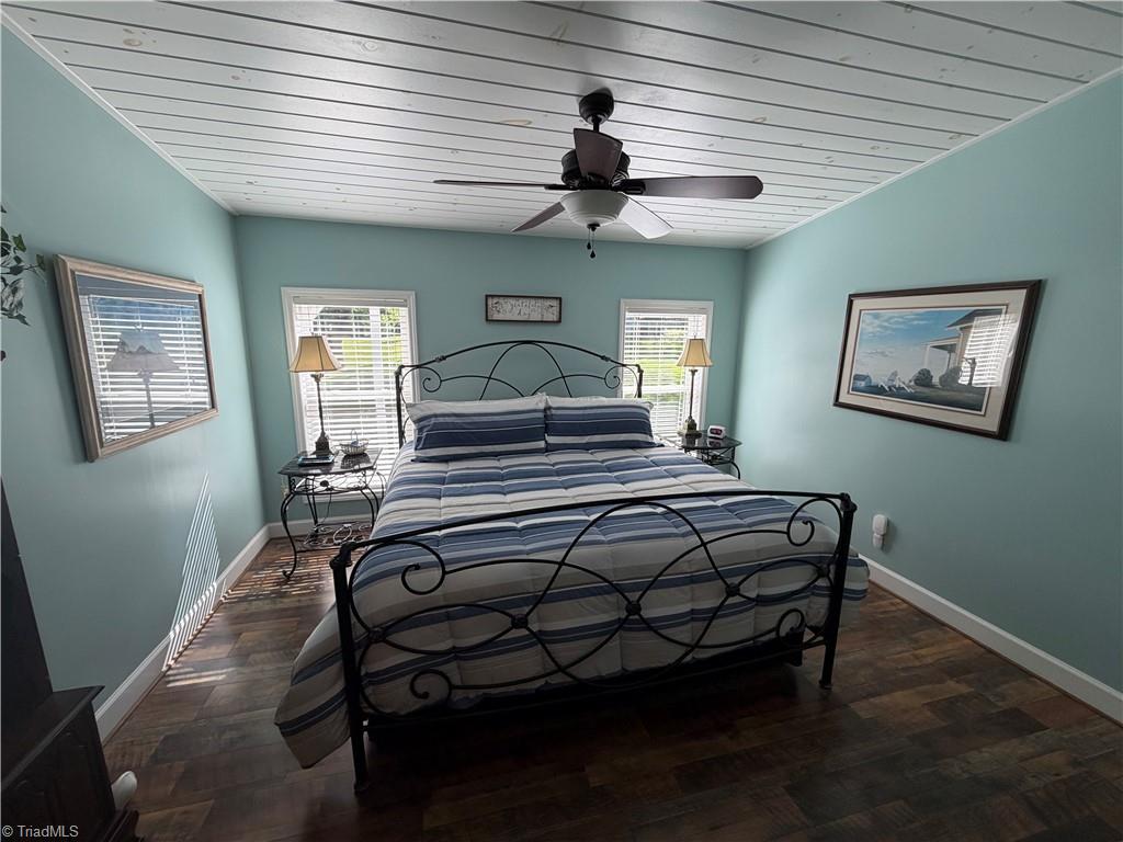 921 North Franklin Road Mount Airy, NC 27030 - Photo 21 of 34 Primary bedroom