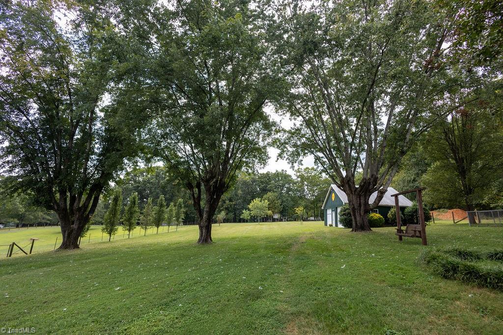 921 North Franklin Road Mount Airy, NC 27030 - Photo 29 of 34