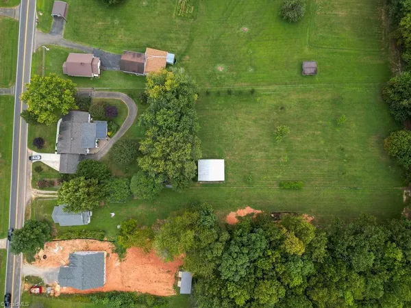 $425,000 | 921 North Franklin Road, Mount Airy, NC 27030