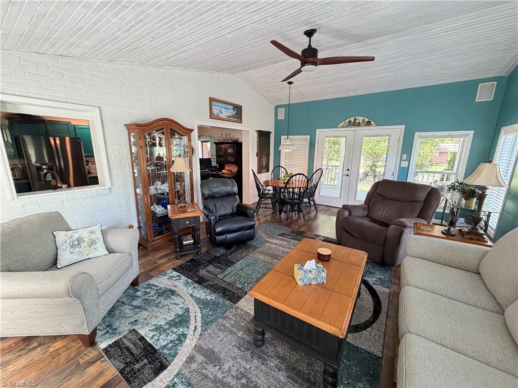921 North Franklin Road Mount Airy, NC 27030 - Photo 5 of 34 Sunroom