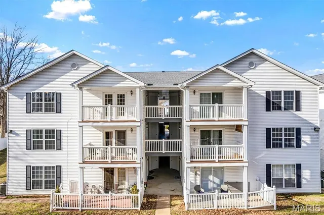$164,900 | 1408 Summertree Springs Avenue, Unit L, Valley Park, MO 63088