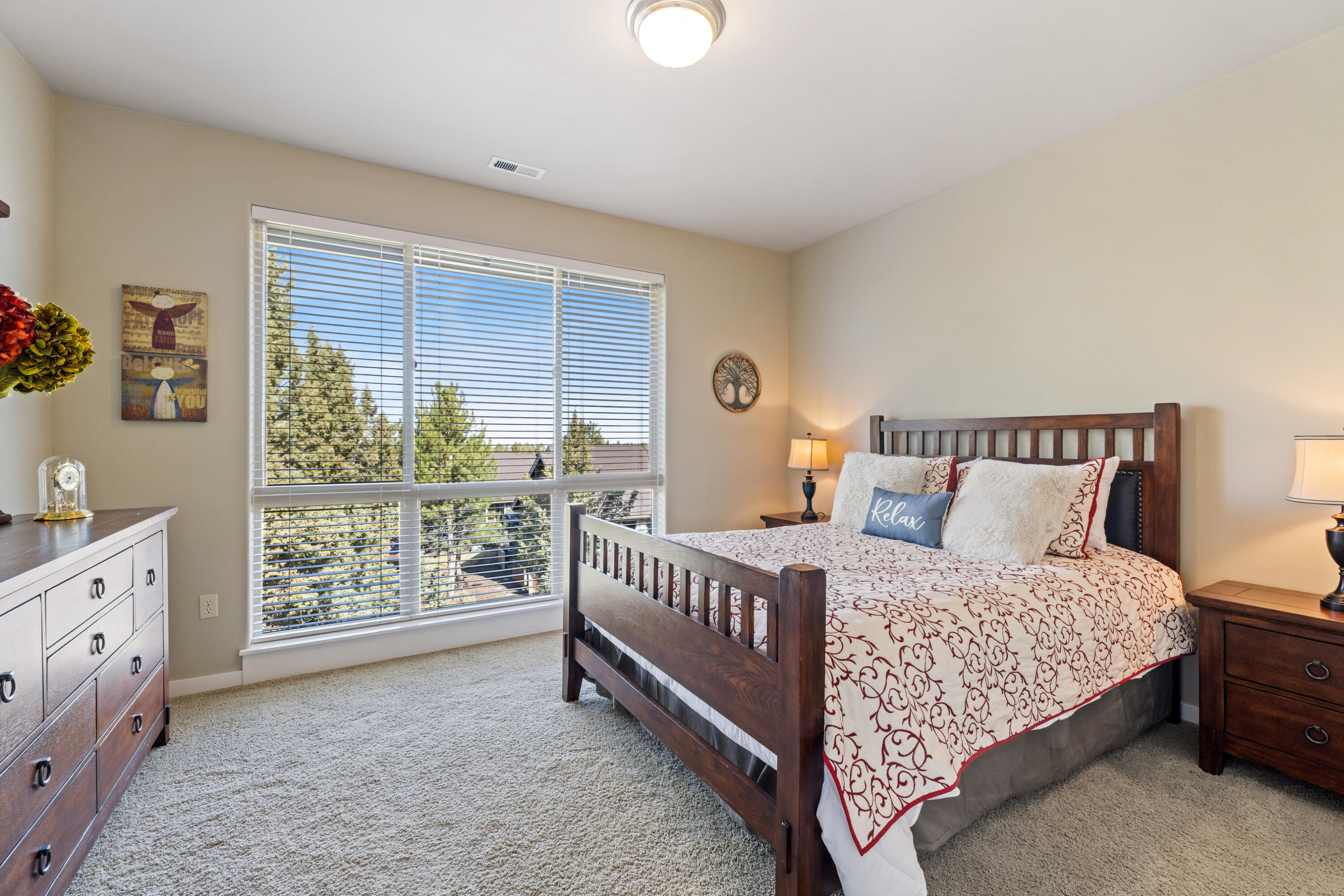 10674 Village Loop Redmond, OR 97756 - Photo 22 of 28 Spare Bedroom 1