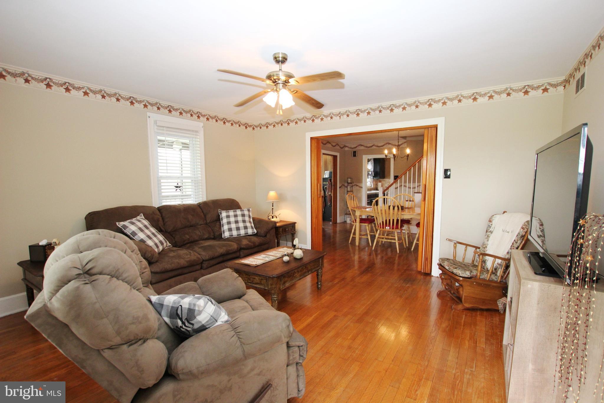 10011 Charles Town Road Ranson, WV 25438 - Photo 9 of 42 Living Room