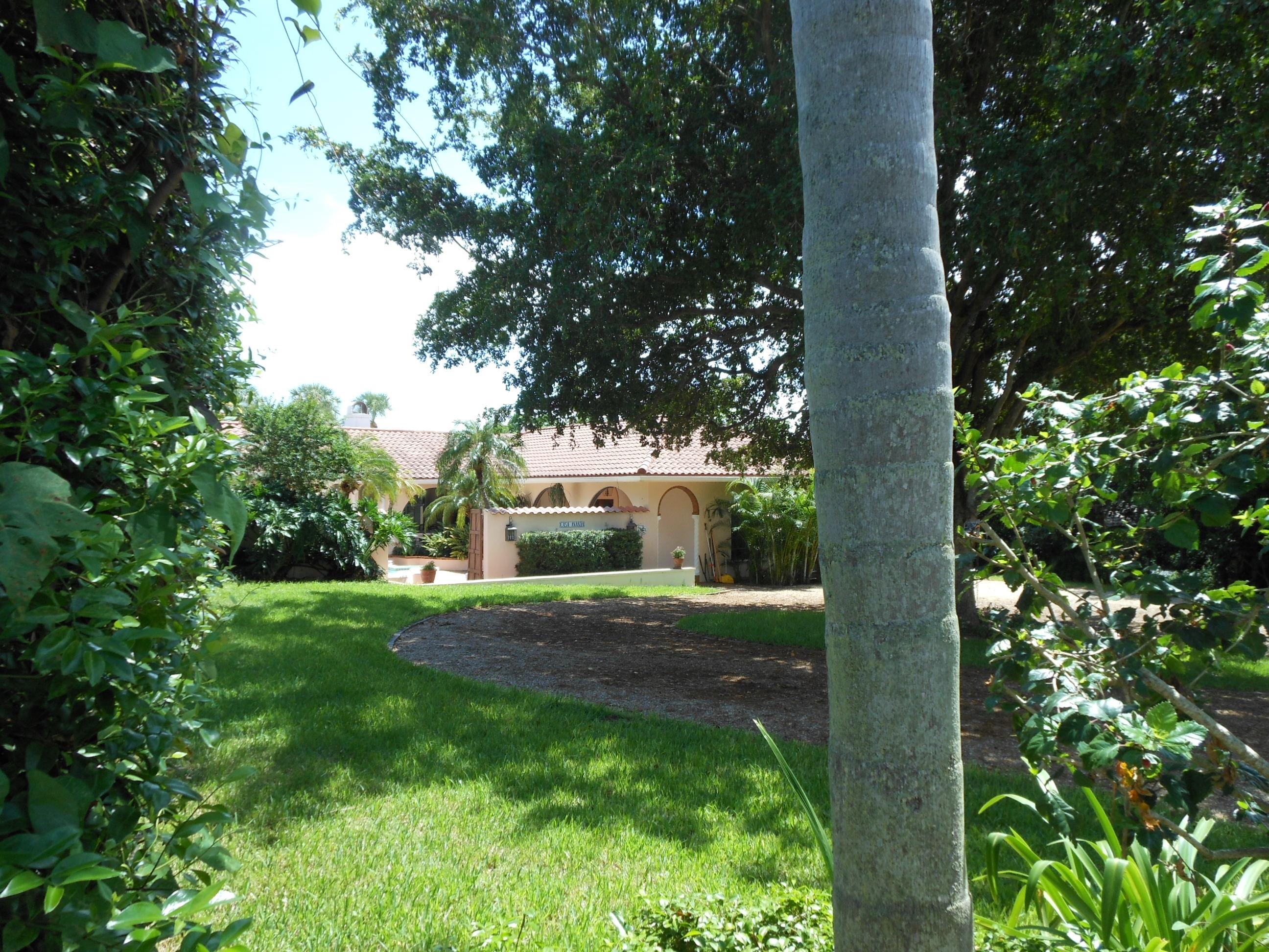 34 East High Point Road Sewall's Point, FL 34996 - Photo 4 of 25 022