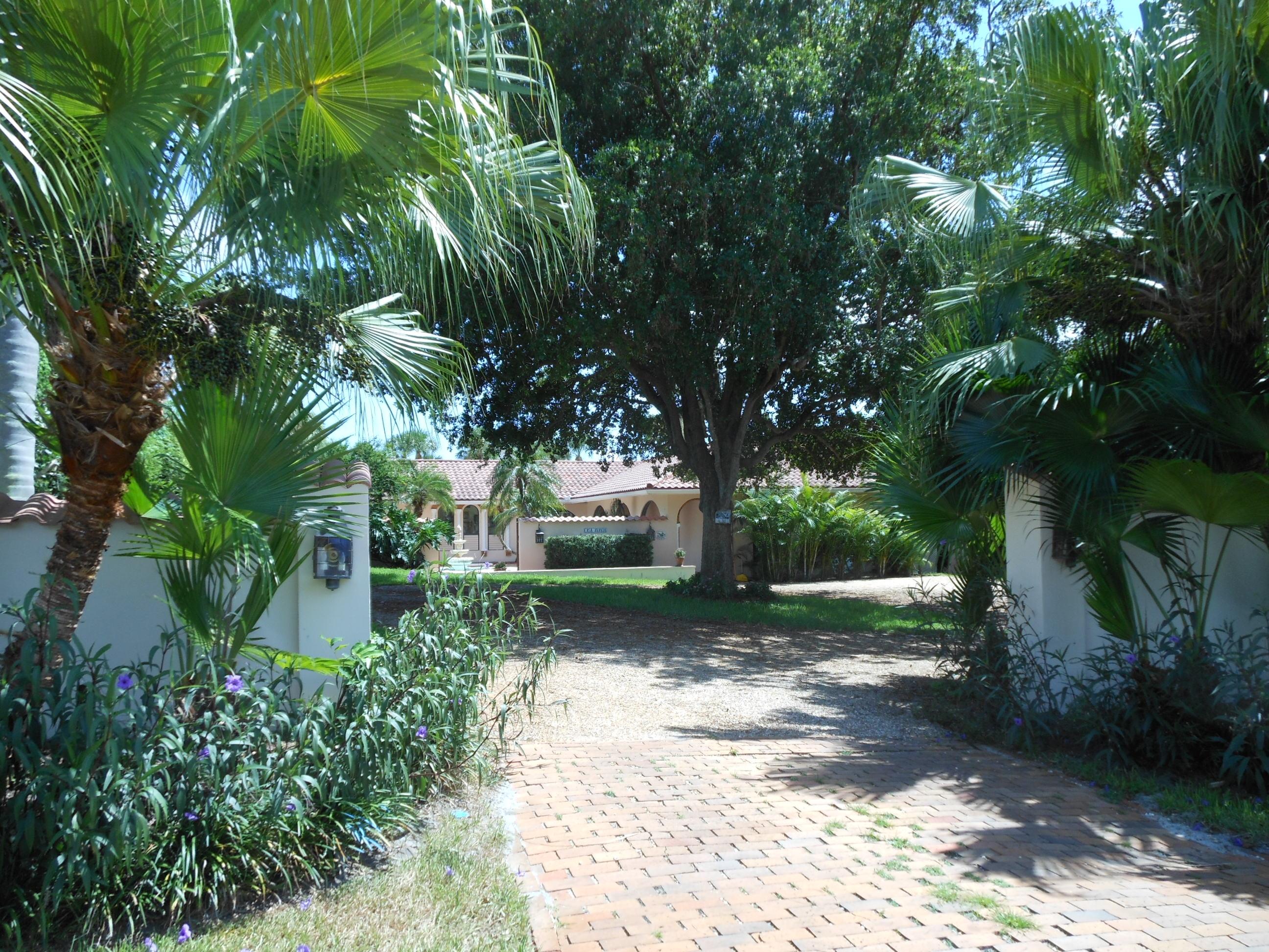 34 East High Point Road Sewall's Point, FL 34996 - Photo 5 of 25 020
