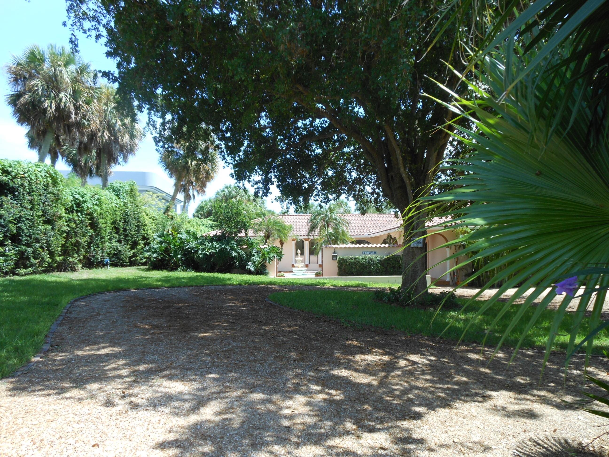 34 East High Point Road Sewall's Point, FL 34996 - Photo 8 of 25 017