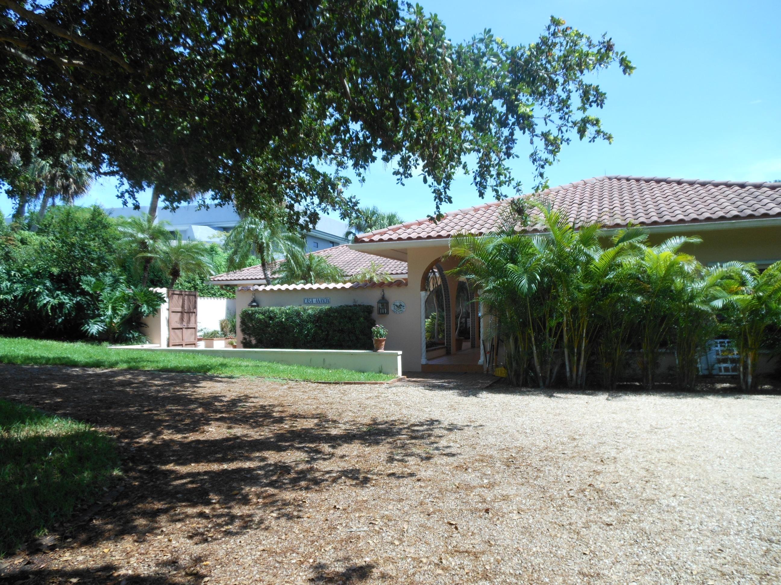 34 East High Point Road Sewall's Point, FL 34996 - Photo 10 of 25 016