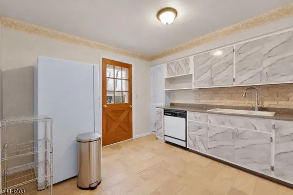 $475,000 | 627 East Vail Road, Landing, NJ 07850