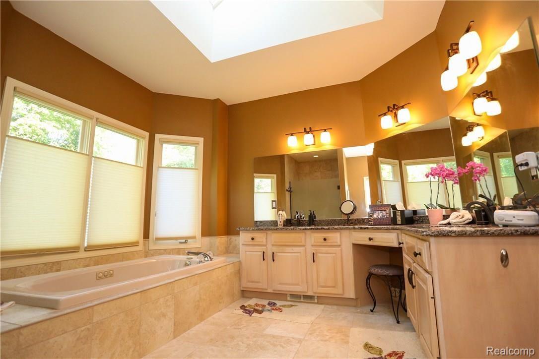 4700 Rambling Court Troy, MI 48098 - Photo 27 of 49 Rambling Ct-26.jpg