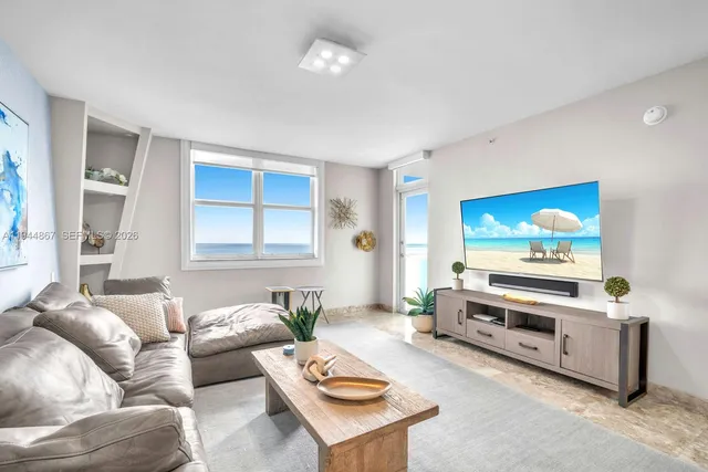 $5,000 | 3001 South Ocean Drive, Unit 1211, Hollywood, FL 33019