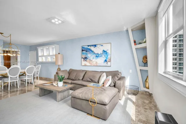 $5,000 | 3001 South Ocean Drive, Unit 1211, Hollywood, FL 33019