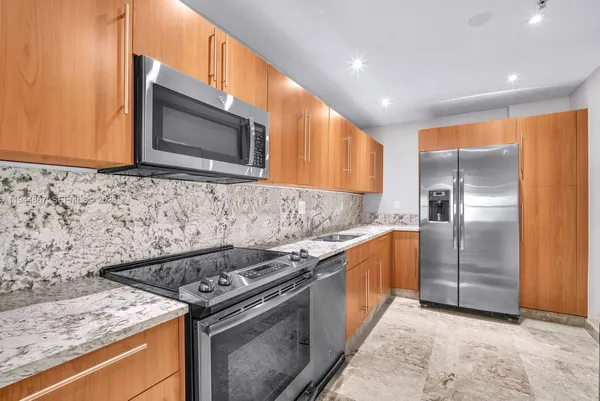 $4,750 | 3001 South Ocean Drive, Unit 1211, Hollywood, FL 33019