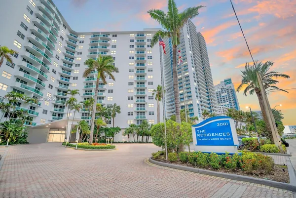 $4,750 | 3001 South Ocean Drive, Unit 1211, Hollywood, FL 33019