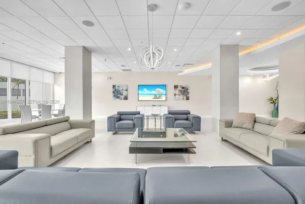 $4,750 | 3001 South Ocean Drive, Unit 1211, Hollywood, FL 33019