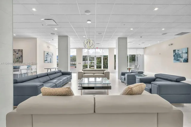 $5,000 | 3001 South Ocean Drive, Unit 1211, Hollywood, FL 33019