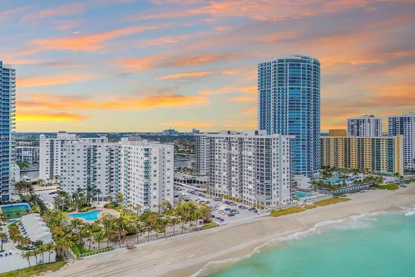 $4,750 | 3001 South Ocean Drive, Unit 1211, Hollywood, FL 33019