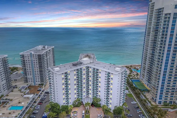 $4,750 | 3001 South Ocean Drive, Unit 1211, Hollywood, FL 33019