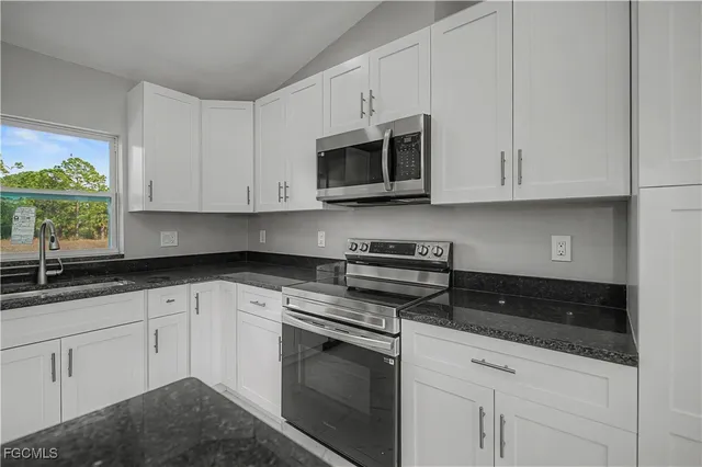 $269,000 | 5033 Peachtree Circle, LaBelle, FL 33935