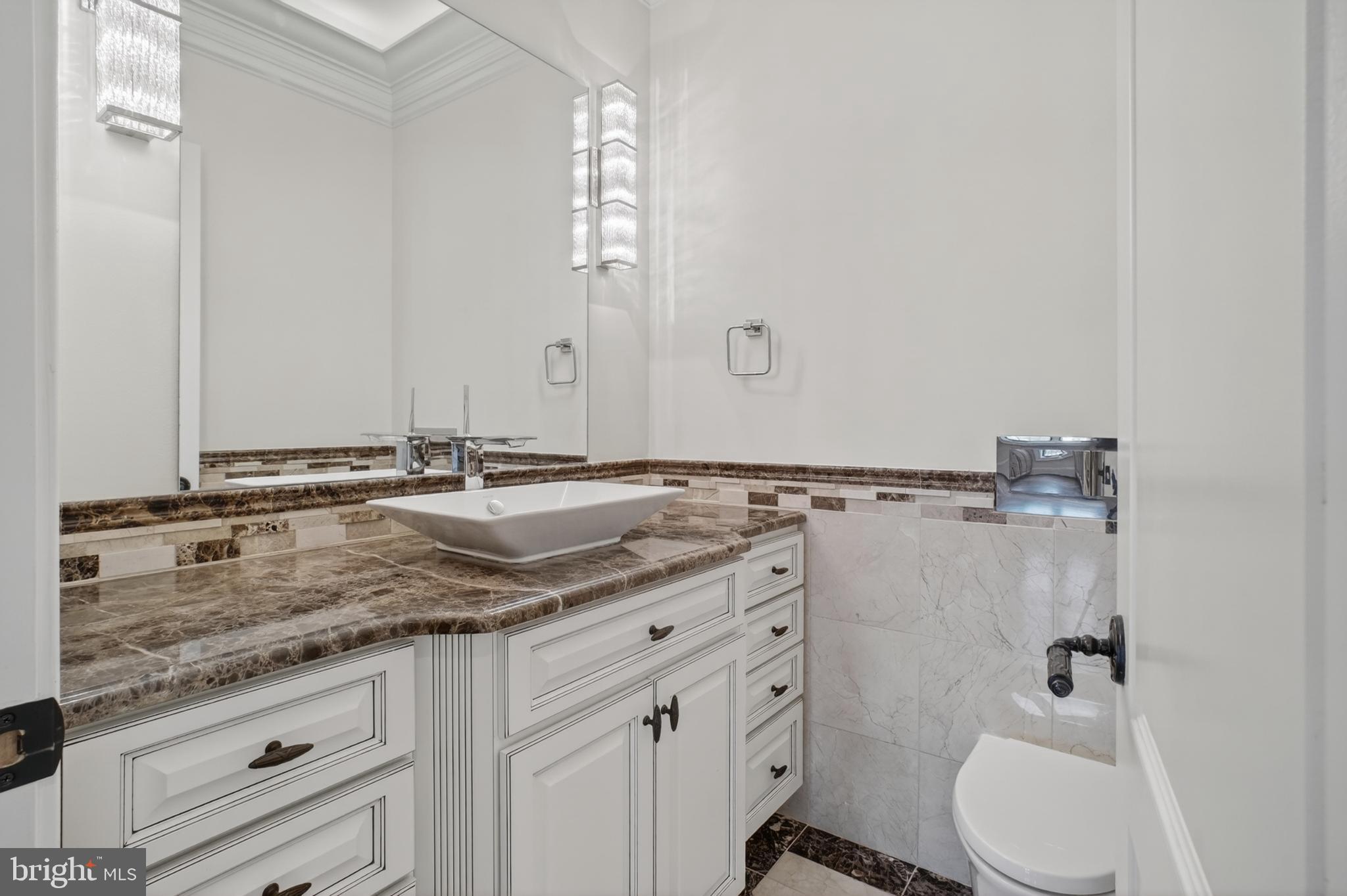 7112 Georgetown Pike McLean, VA 22101 - Photo 16 of 59 Elagant Powder Room