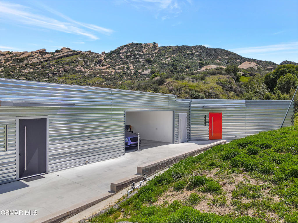 990 Alta Vista Road Simi Valley, CA 93063 - Photo 26 of 36 a view of a house with a yard